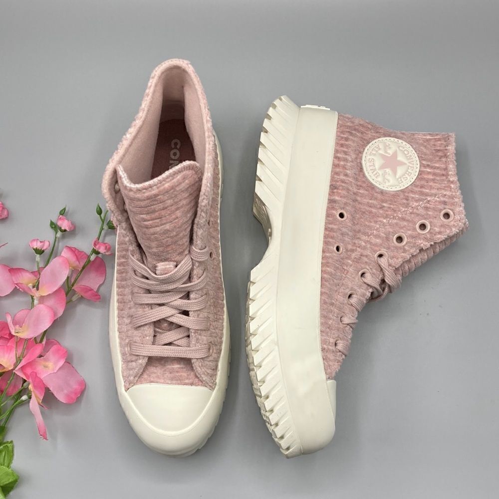 Women’s Chuck Taylor All Star Lugged 2.0 Velour Hightop Sneaker Shoes Size 9 - Picture 1 of 9